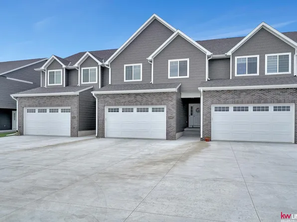 9440 Merryvale Dr, Lincoln, NE 68526