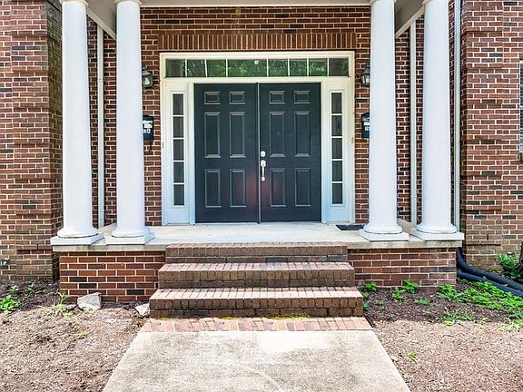 3rd image of 2613A Belcourt Ave #A