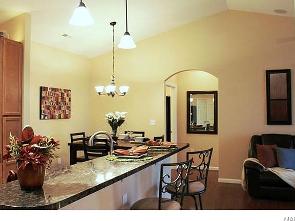 2nd image of 29 Kassebaum Ln APT 302