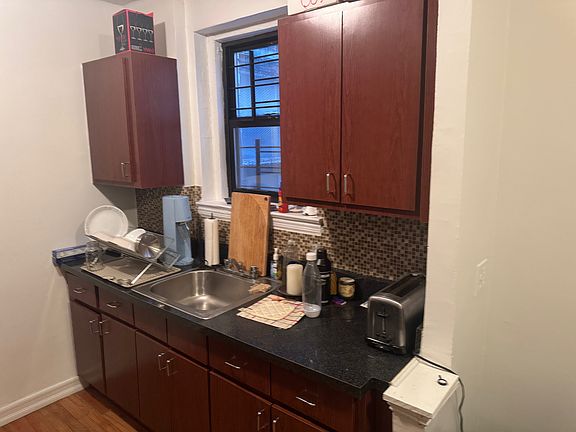 4th image of 854 Ocean Ave #1P