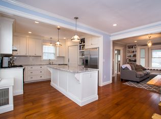 66 Middleton Ave, Newport, RI 02840