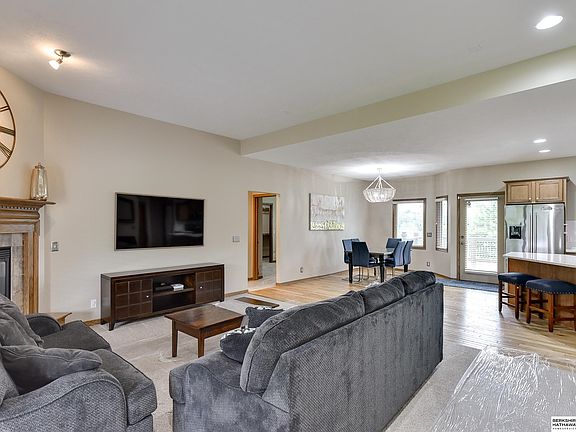 3rd image of 19608 Bellbrook Blvd