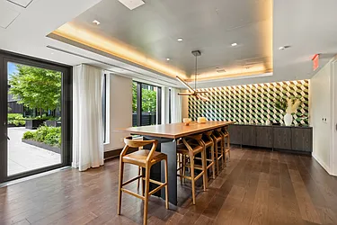 Rented by R New York