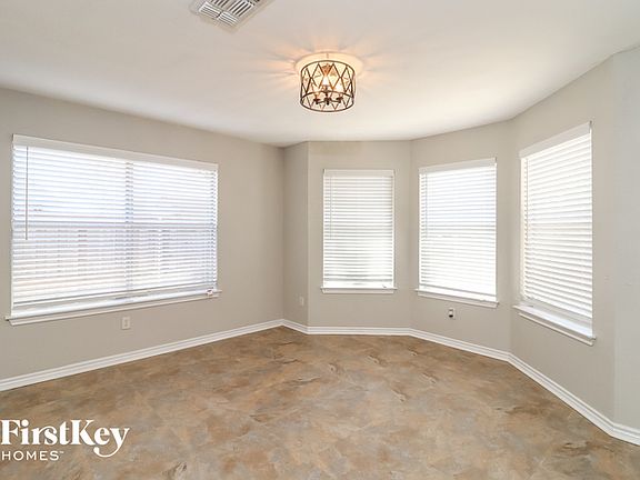 5th image of 1009 Friar Dr