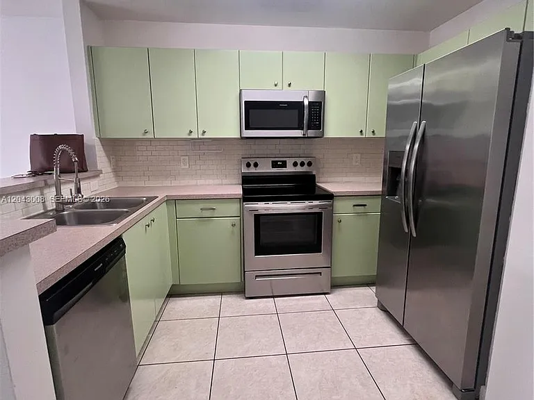 20613 SW 93rd Ave #2 — Photo 9