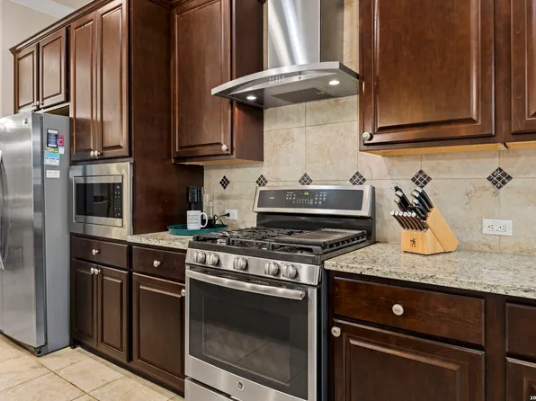 2106 Silent Fox, San Antonio, TX 78260