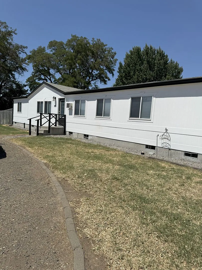Large Echo home for rent — Photo 1