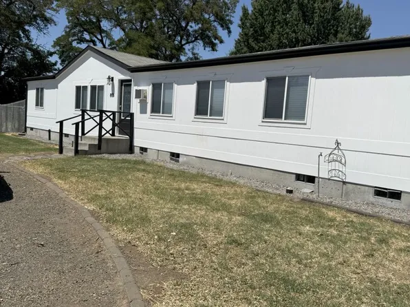 805 E Gerone St, Echo, OR 97826