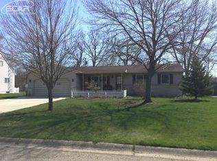 8379 Belle Bluff Dr, Grand Blanc, MI 48439