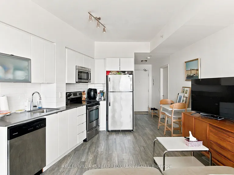 150 E Liberty St #2608 — Photo 9