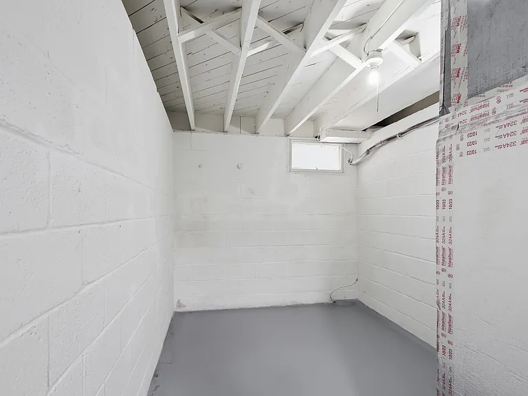 239 S Sparks St — Photo 37