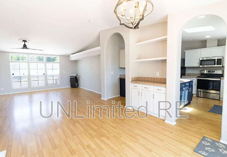 1679 W Stephen Dr — Photo 5