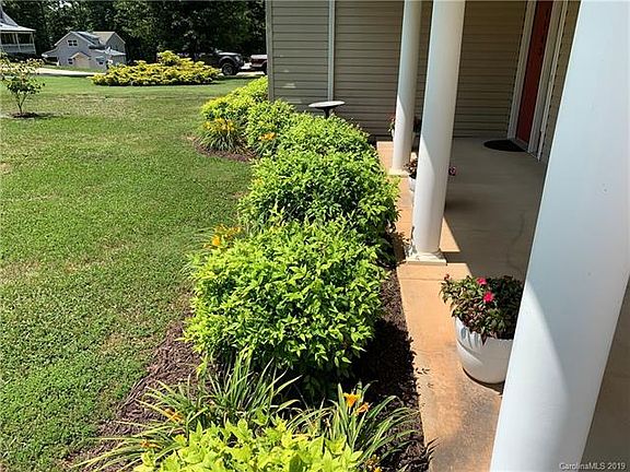 2nd image of 4163 Oak Hollow Dr