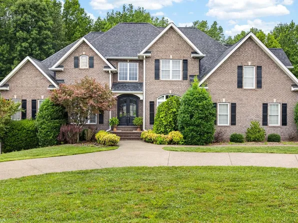 329 New Heritage Dr, Cookeville, TN 38506