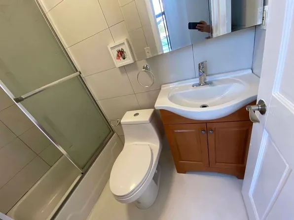 465 Seneca Avenue image 11 of 11