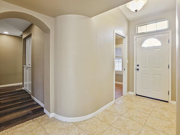4th image of 2732 W Harold Ave