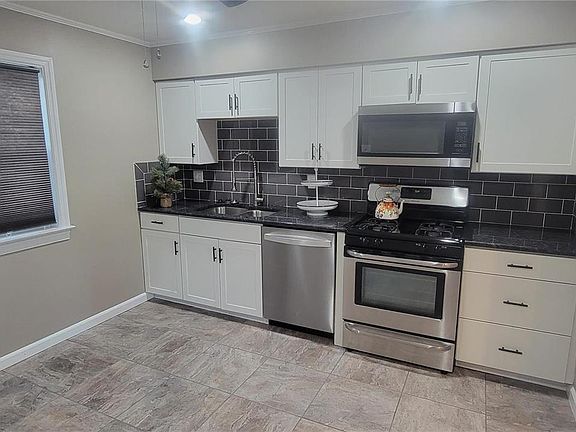 2nd image of 15 Saint Margaret Ct