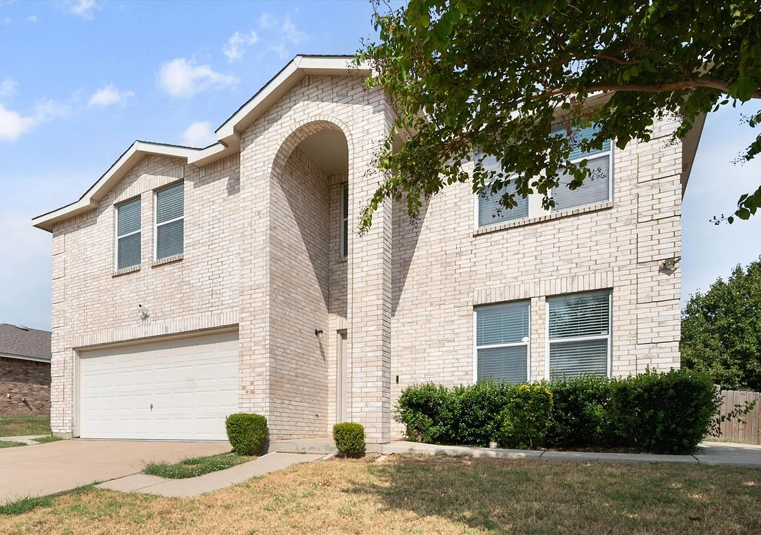 Welcome to 511 Travis Ranch Trail in Arlington! — Photo 2