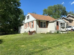 2701 Karnes Rd, Saint Joseph, MO 64505
