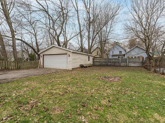 3rd image of 80 Magnolia Ave