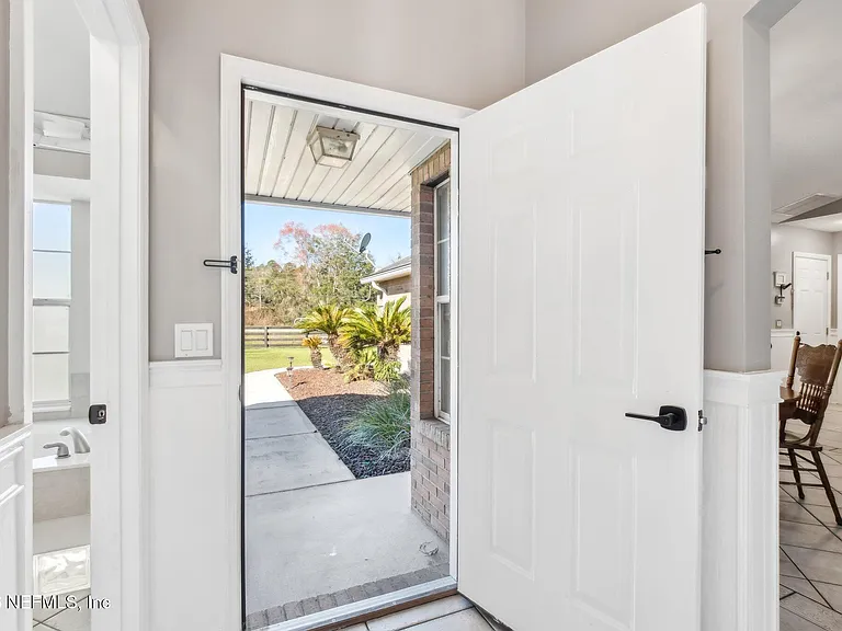 2683 Henley Rd — Photo 4