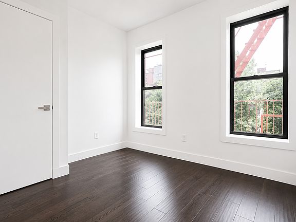 2nd image of 805 Quincy St #4