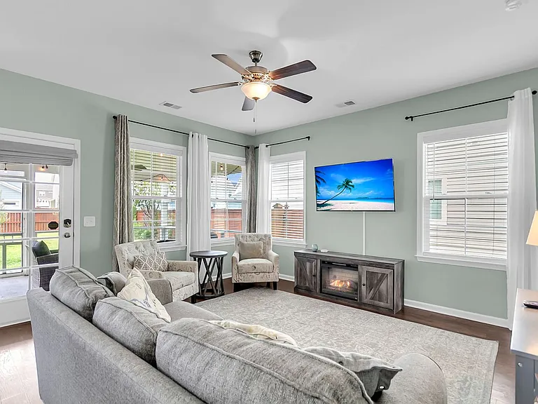 534 Alderly Dr — Photo 9