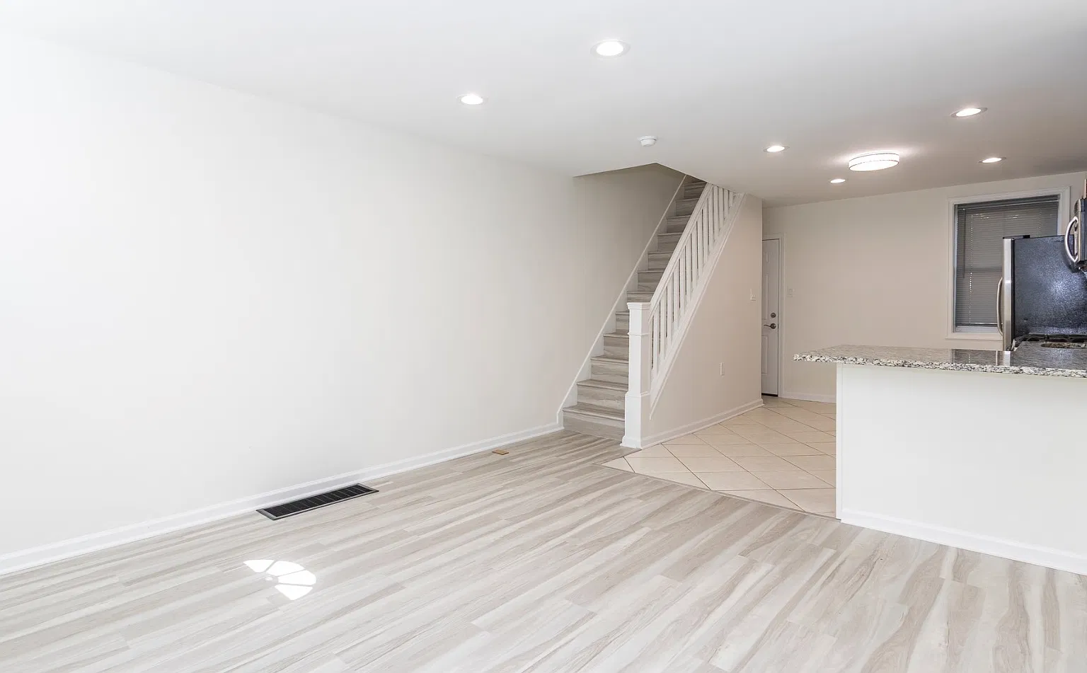 2711 Oakford St — Photo 4