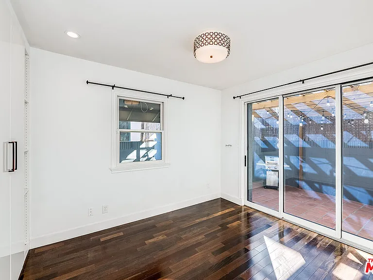 7722 Clinton St — Photo 17