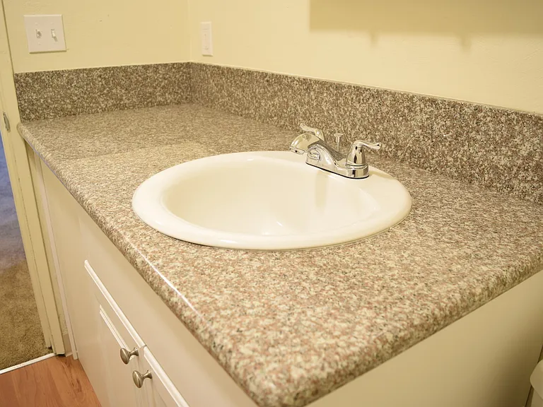 Sixpack Apartments — Photo 10