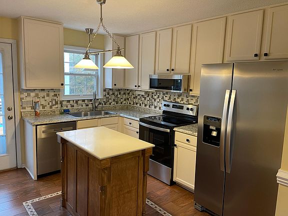 3rd image of 5721 Stone Crystal Dr