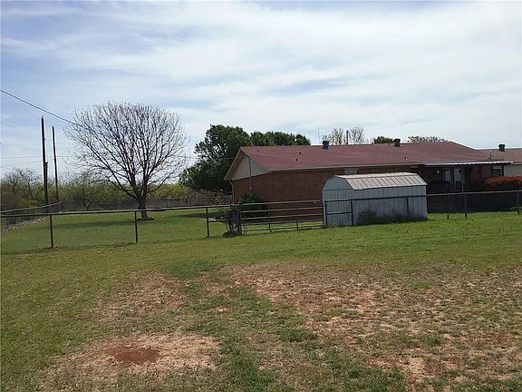 4th image of 2352 Wellington Ln