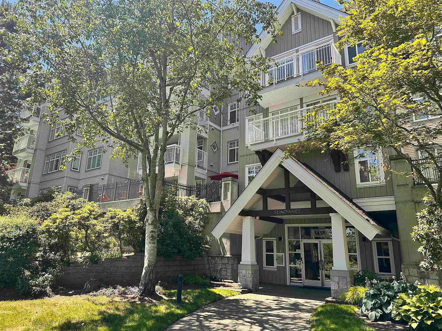 2 bed, 960 sqft, $2,500 — Photo 1