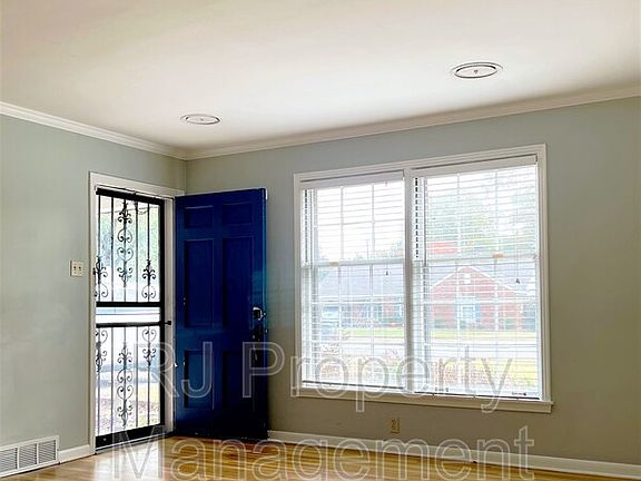 5th image of 4950 Essexshire Ave