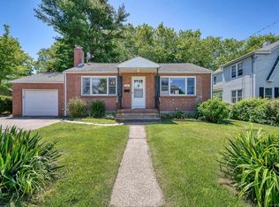 12 Mansfield Rd, New London, CT 06320