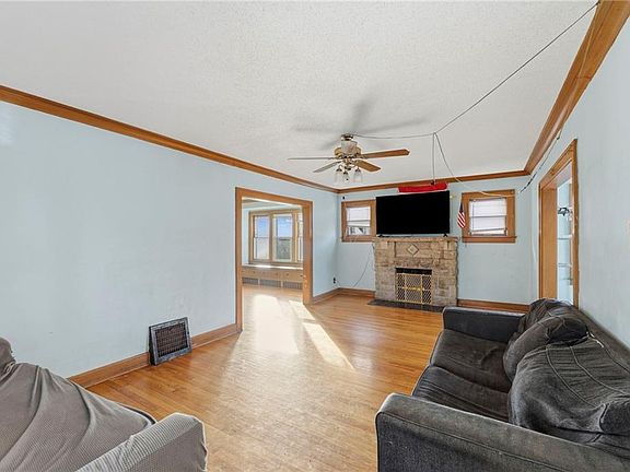 4th image of 1819 Freeman Ave
