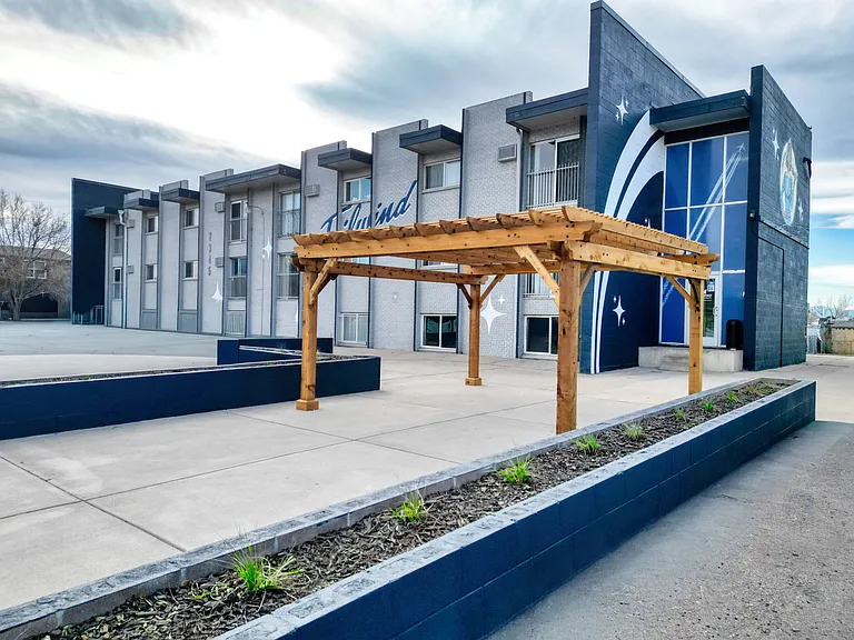 Tailwinds Apartments — Photo 22