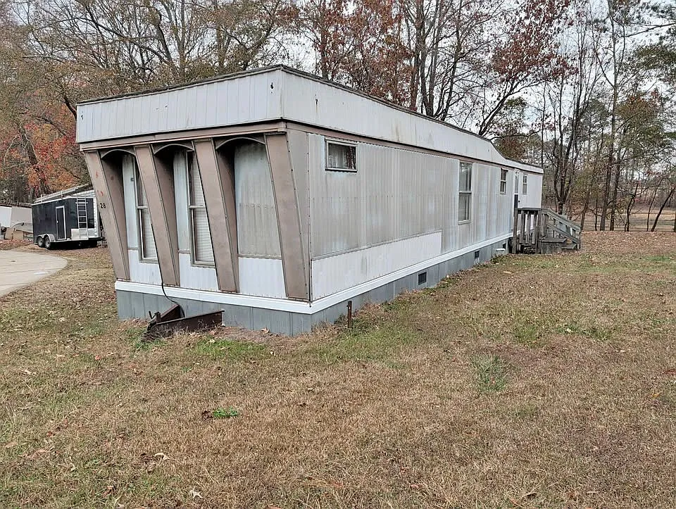 Building Photo - 2060 Winston Rd #28