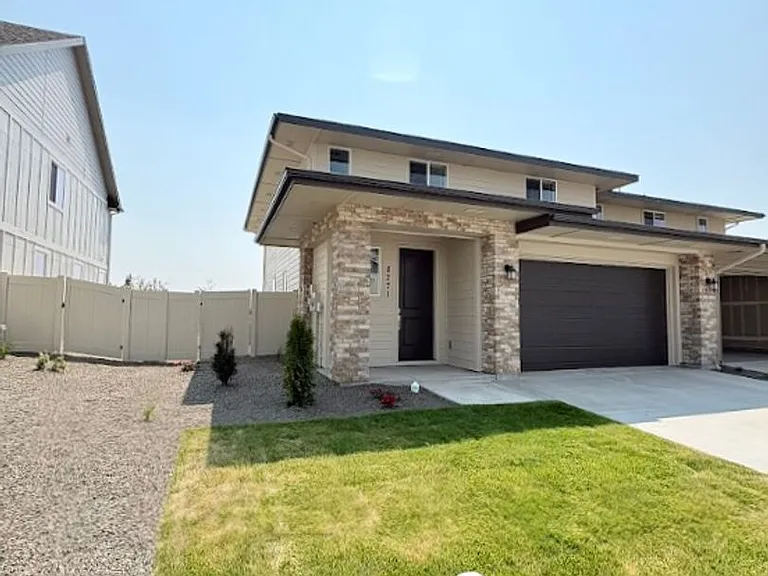 8271 W White Willow St — Photo 1