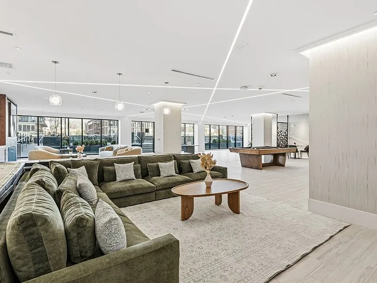 Seraph Luxury Downtown Apartments — Photo 35