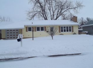 2010 Catalina Pl, Marshalltown, IA 50158