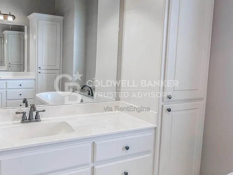 11003 Granby Ave — Photo 10