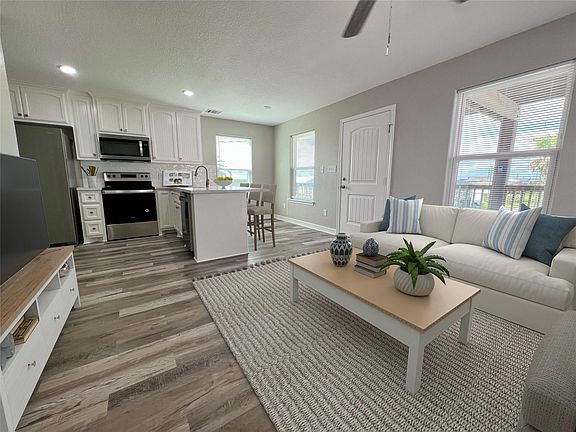 3rd image of 511 Caisson St