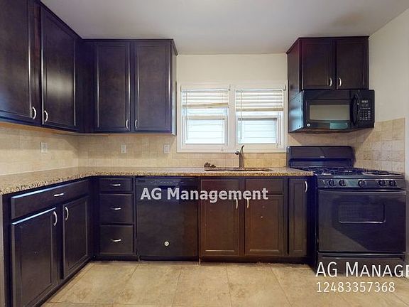 2nd image of 422 E Elza Ave