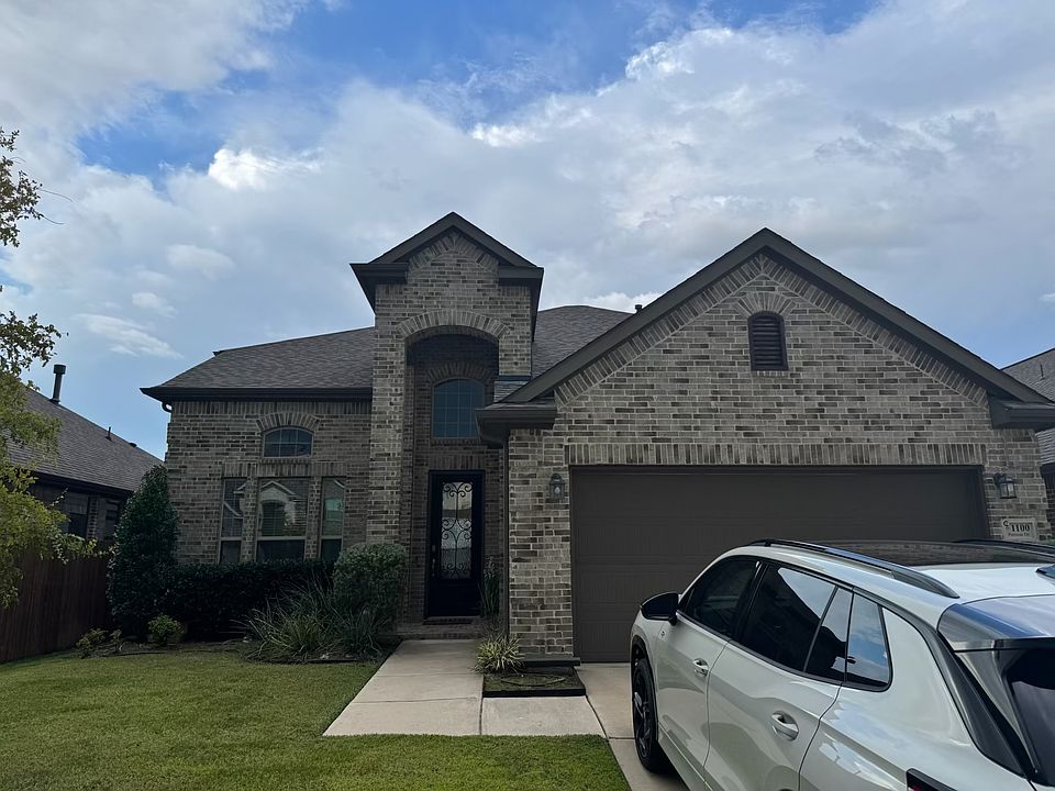 1st image of 1100 Putman Dr