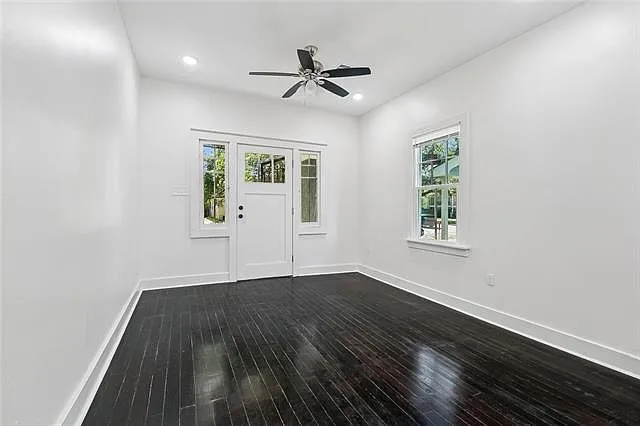 4023 Franklin Ave — Photo 2