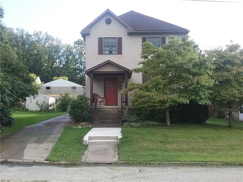 207 E Blake Ave photo 1