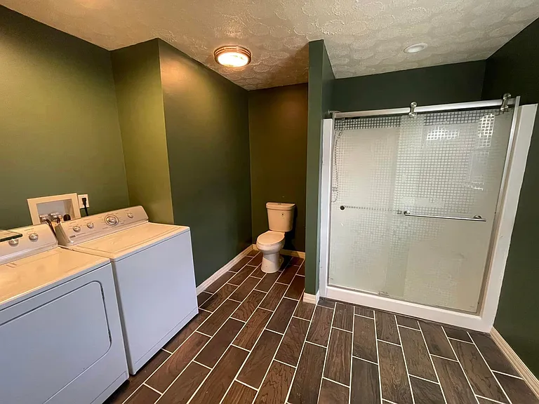 332 E Lincoln St — Photo 10