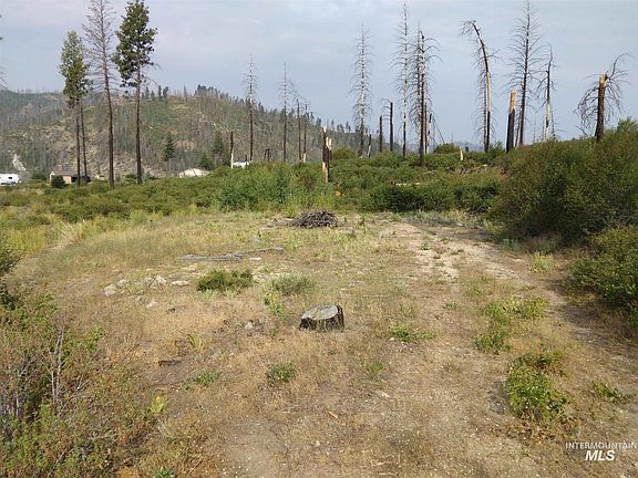2nd image of 303 S Hill Pl