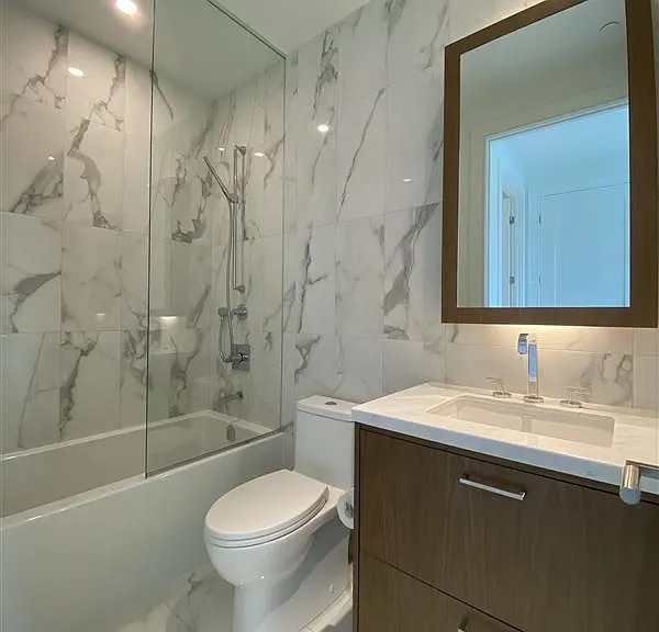 455 Wellington St W #701 — Photo 18
